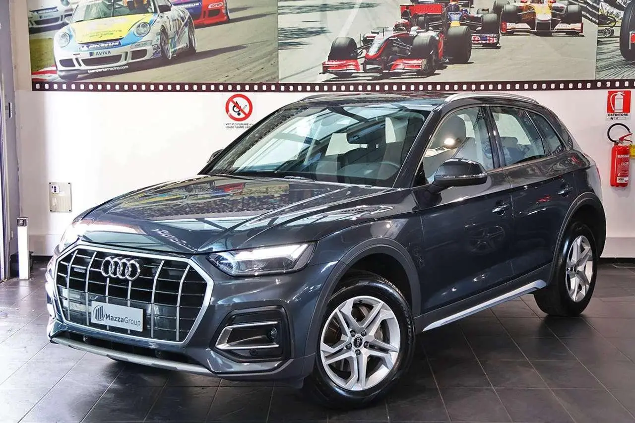 Photo 1 : Audi Q5 2021 Hybride