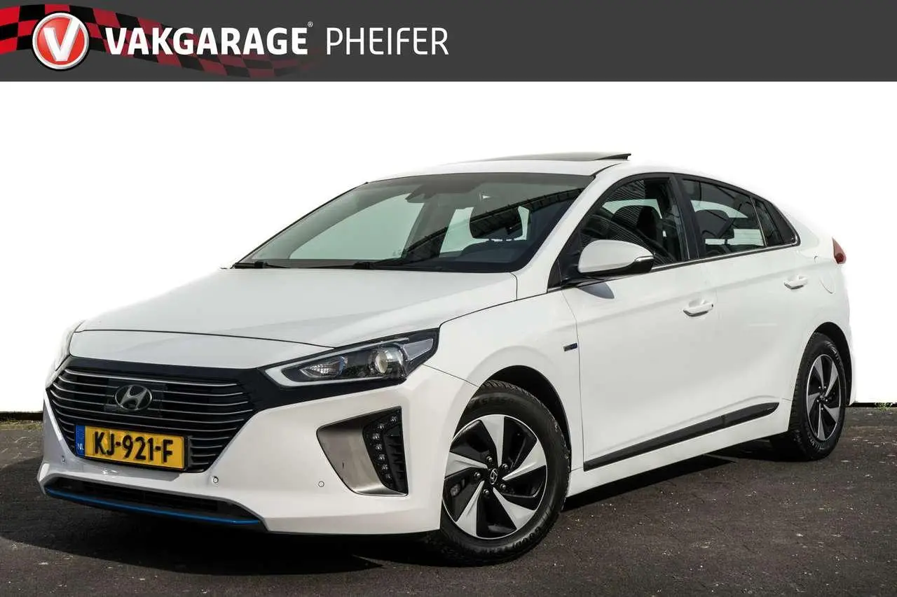 Photo 1 : Hyundai Ioniq 2016 Hybrid