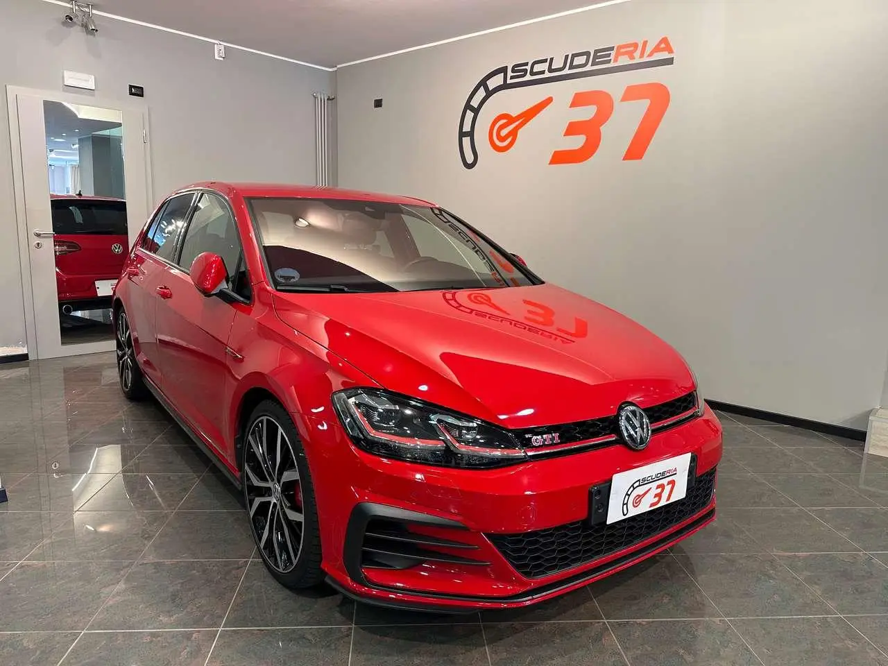 Photo 1 : Volkswagen Golf 2019 Petrol