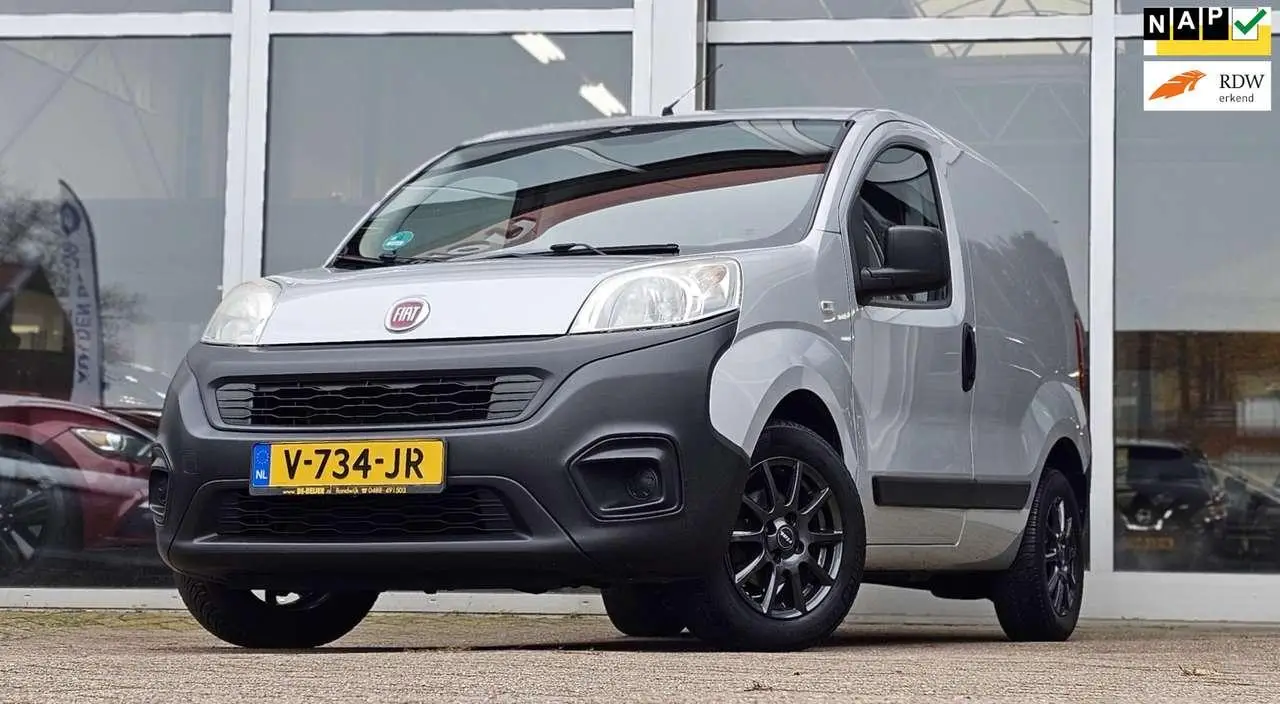 Photo 1 : Fiat Fiorino 2016 Petrol