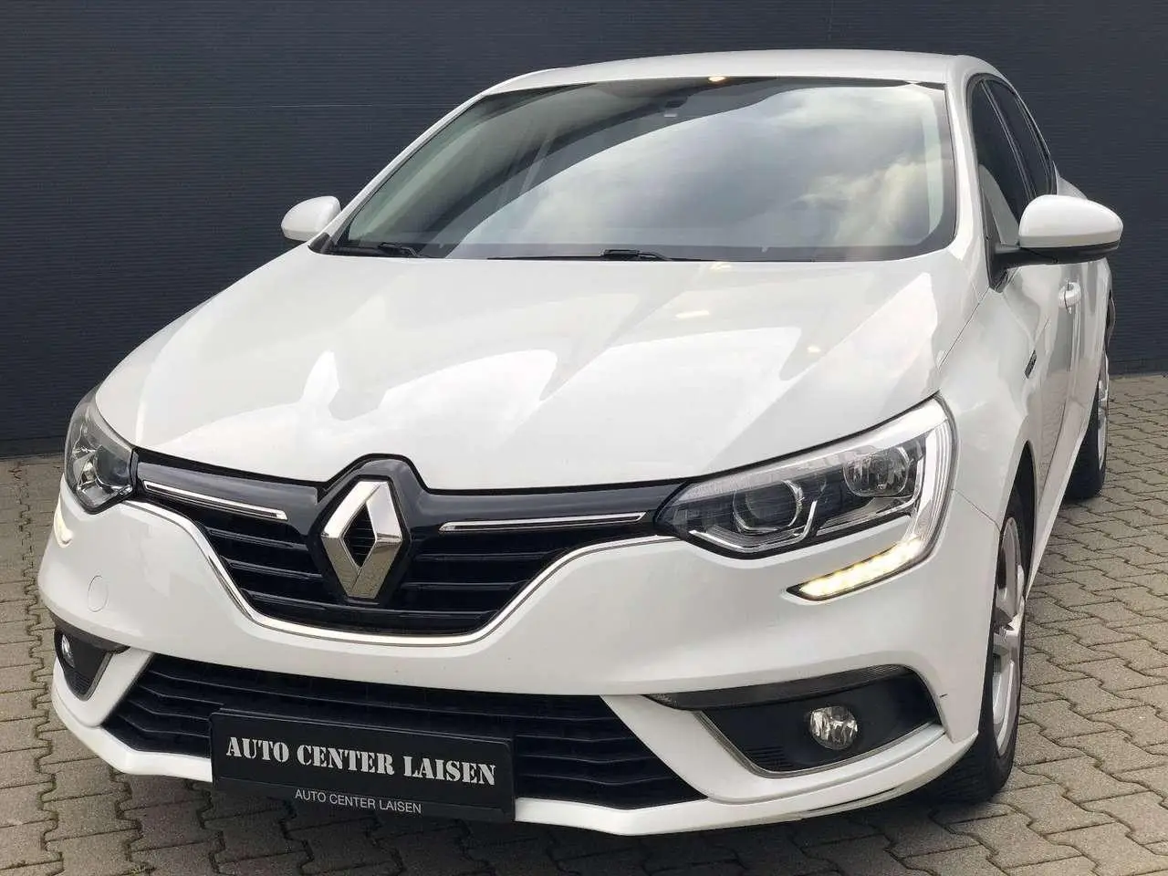 Photo 1 : Renault Megane 2017 Petrol