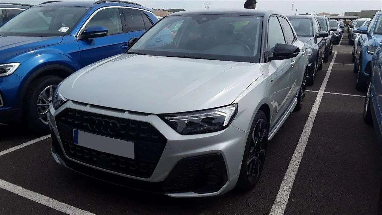 Photo 1 : Audi A1 2024 Petrol