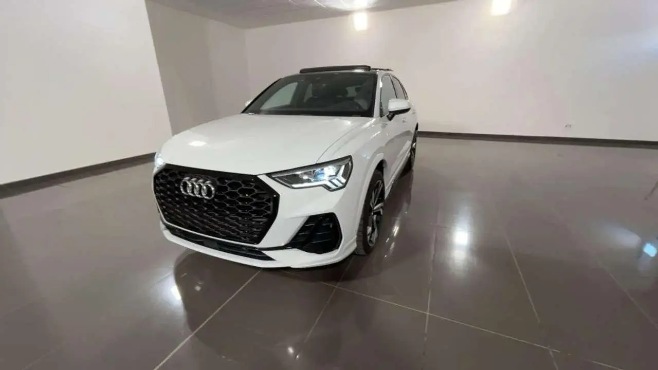 Photo 1 : Audi Q3 2024 Diesel