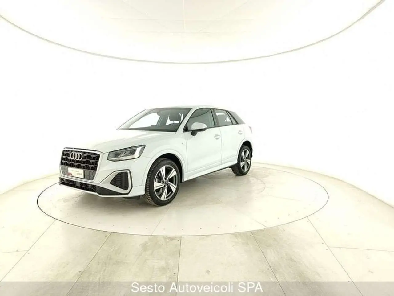 Photo 1 : Audi Q2 2022 Diesel