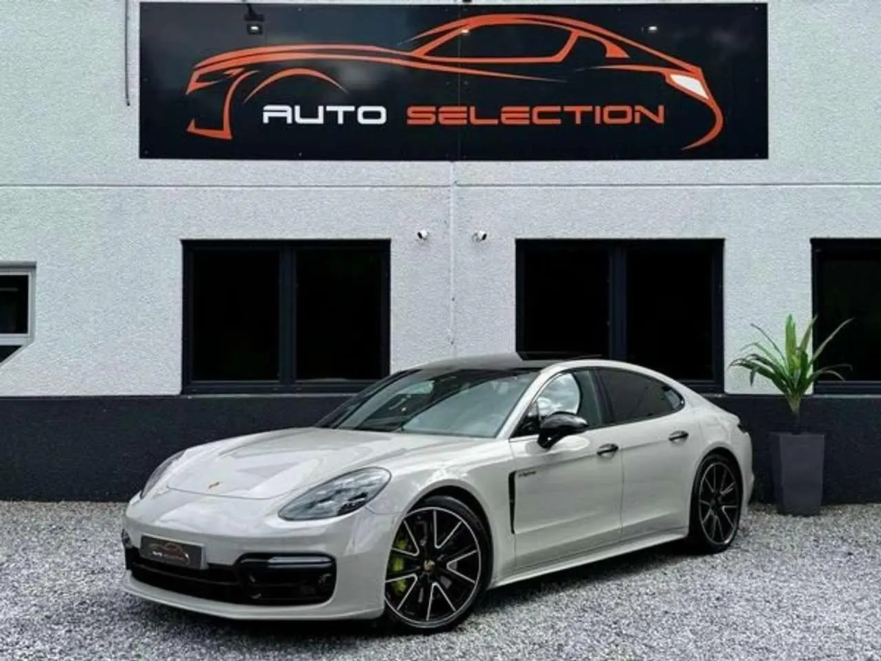 Photo 1 : Porsche Panamera 2018 Hybride