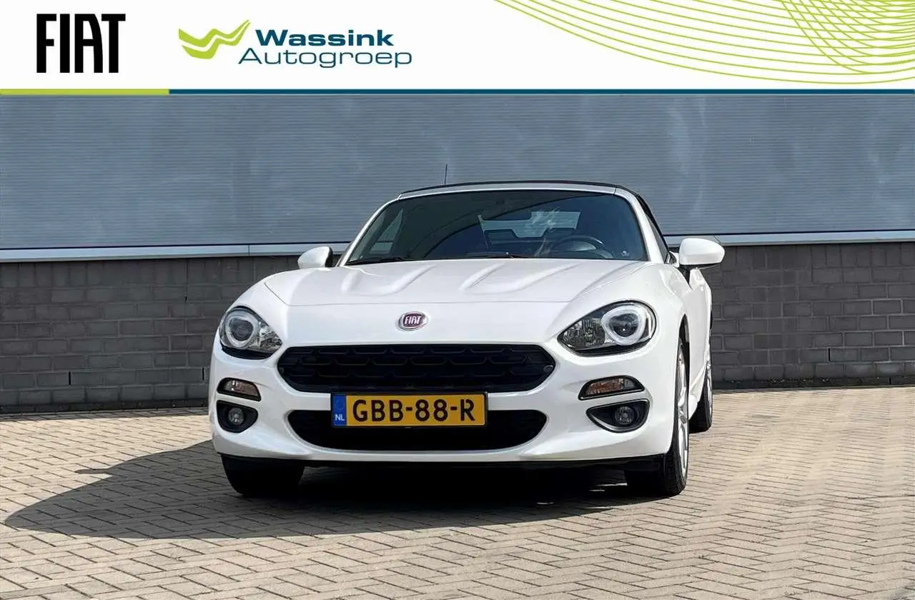 Photo 1 : Fiat 124 Spider 2017 Essence