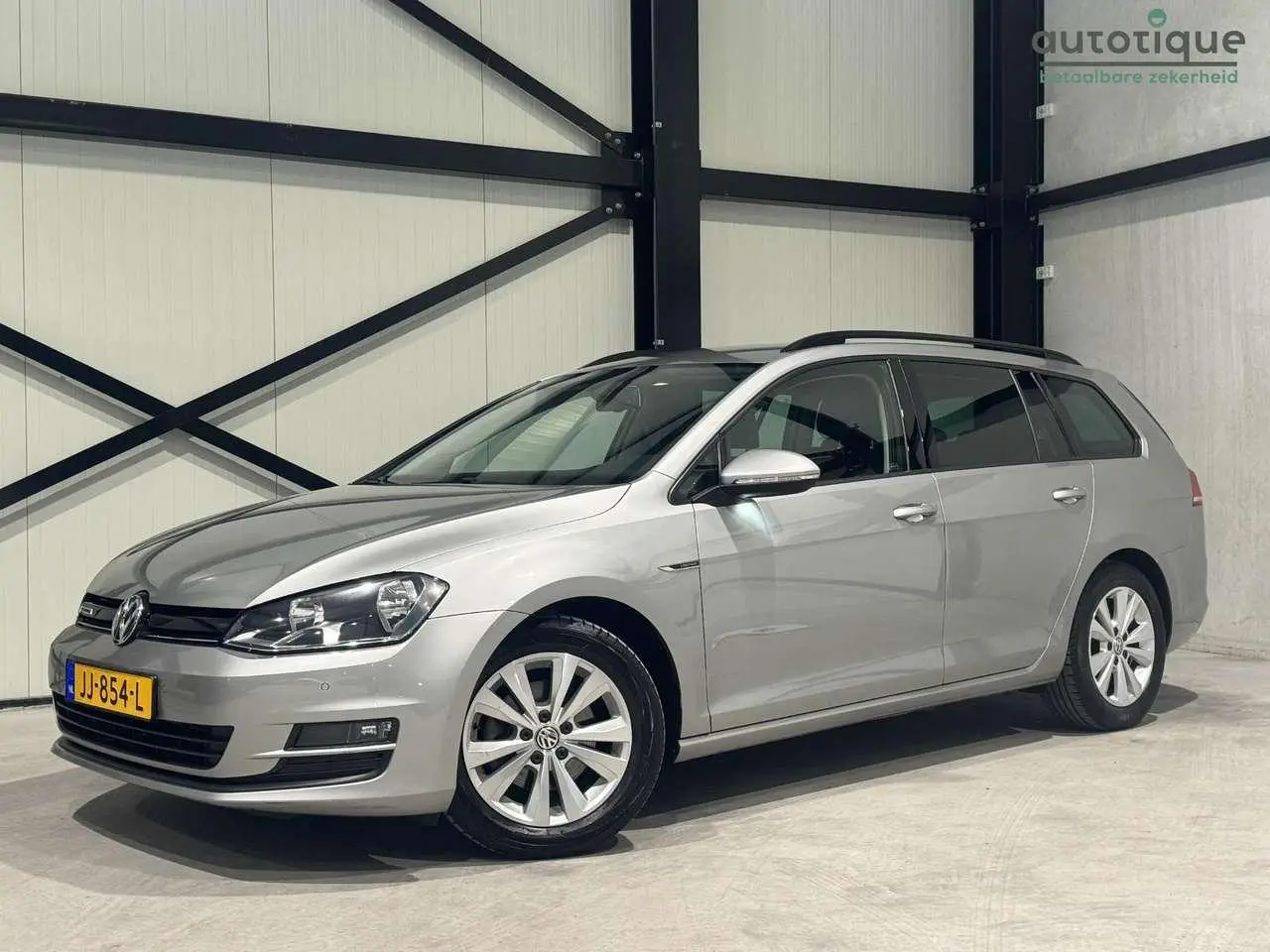 Photo 1 : Volkswagen Golf 2016 Petrol