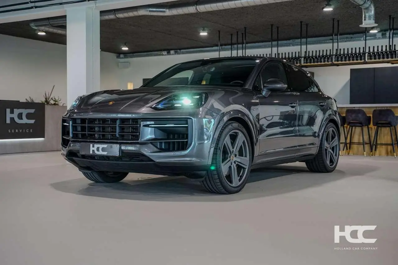 Photo 1 : Porsche Cayenne 2023 Hybrid