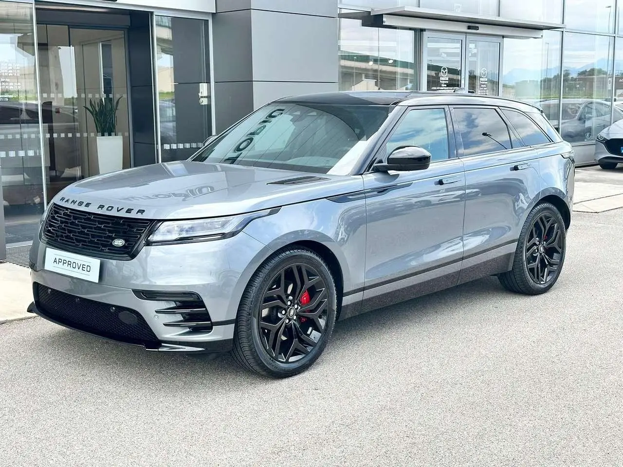 Photo 1 : Land Rover Range Rover Velar 2023 Hybride