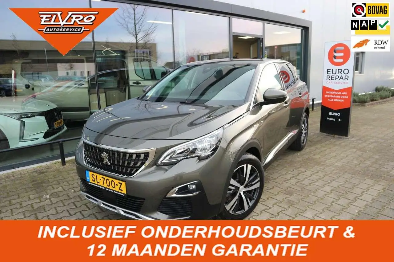 Photo 1 : Peugeot 3008 2018 Essence