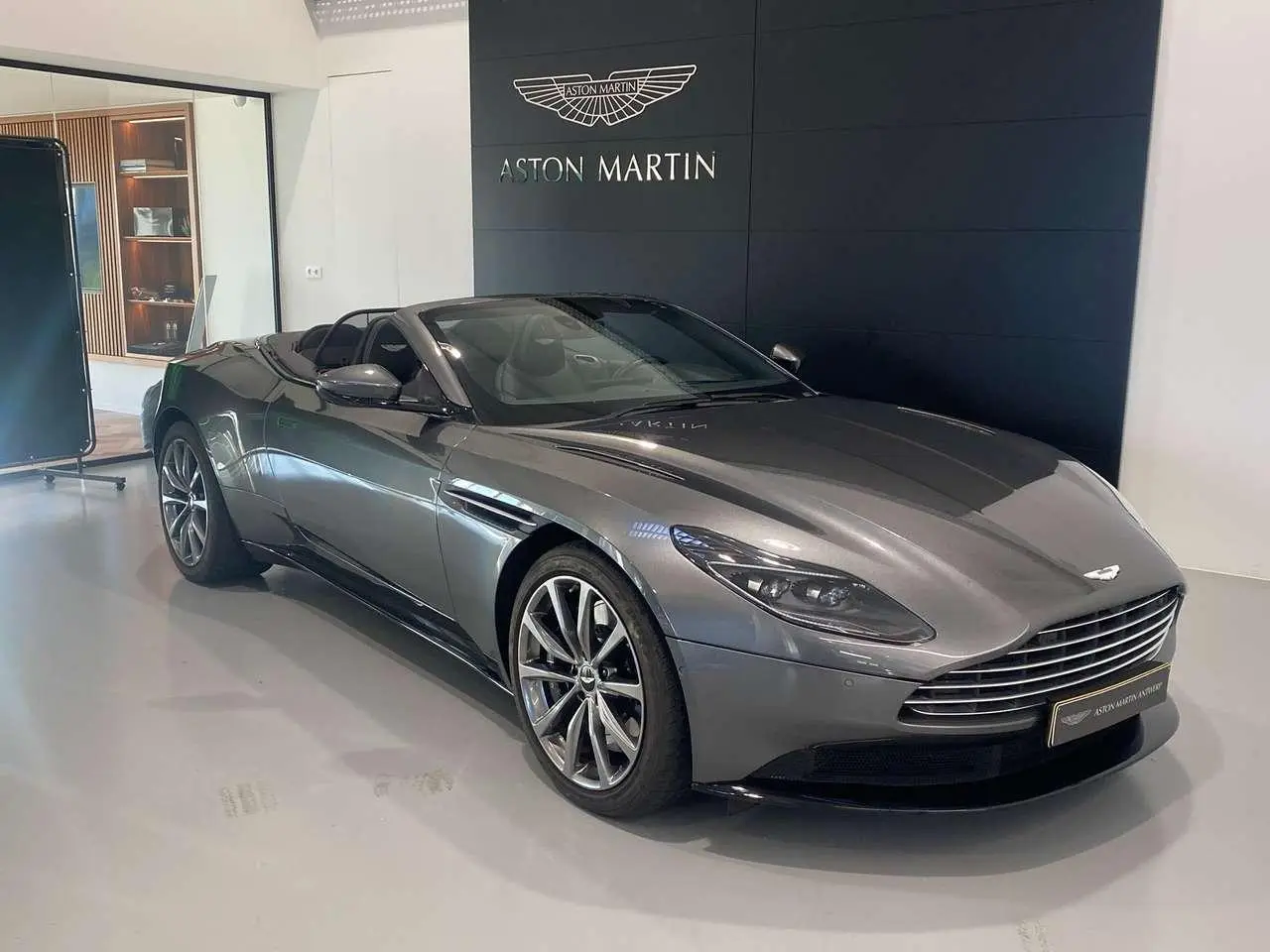 Photo 1 : Aston Martin Db11 2020 Petrol