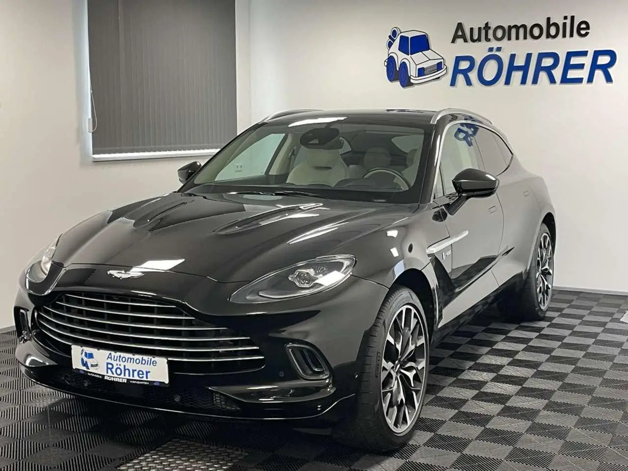 Photo 1 : Aston Martin Dbx 2020 Essence