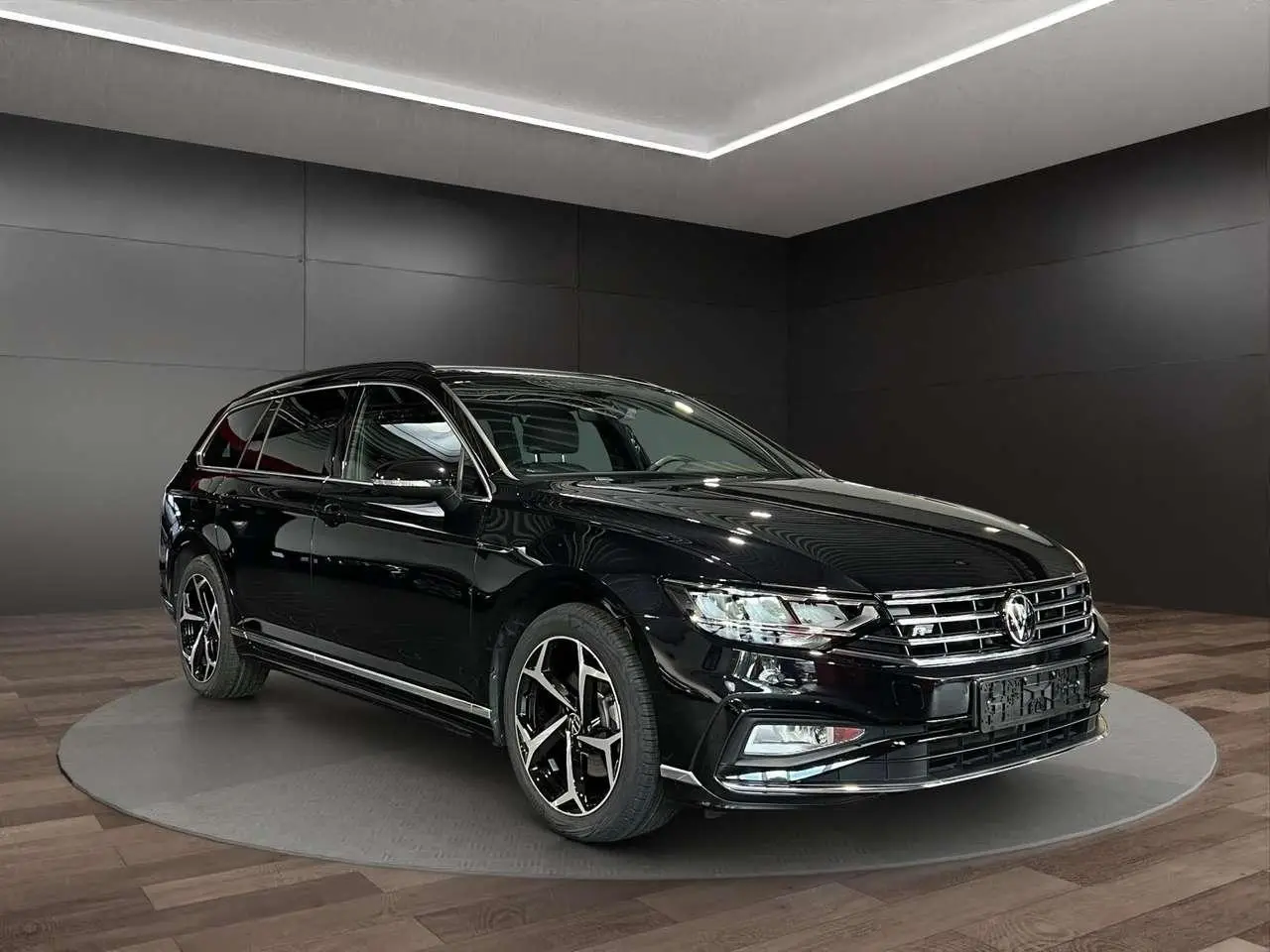 Photo 1 : Volkswagen Passat 2024 Diesel