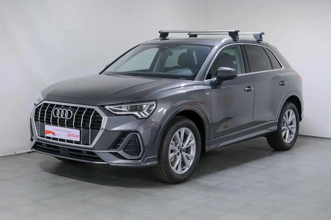 Photo 1 : Audi Q3 2024 Essence