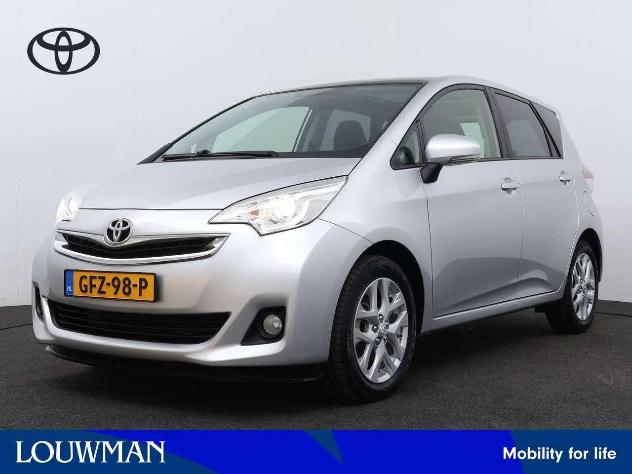 Photo 1 : Toyota Verso 2014 Petrol