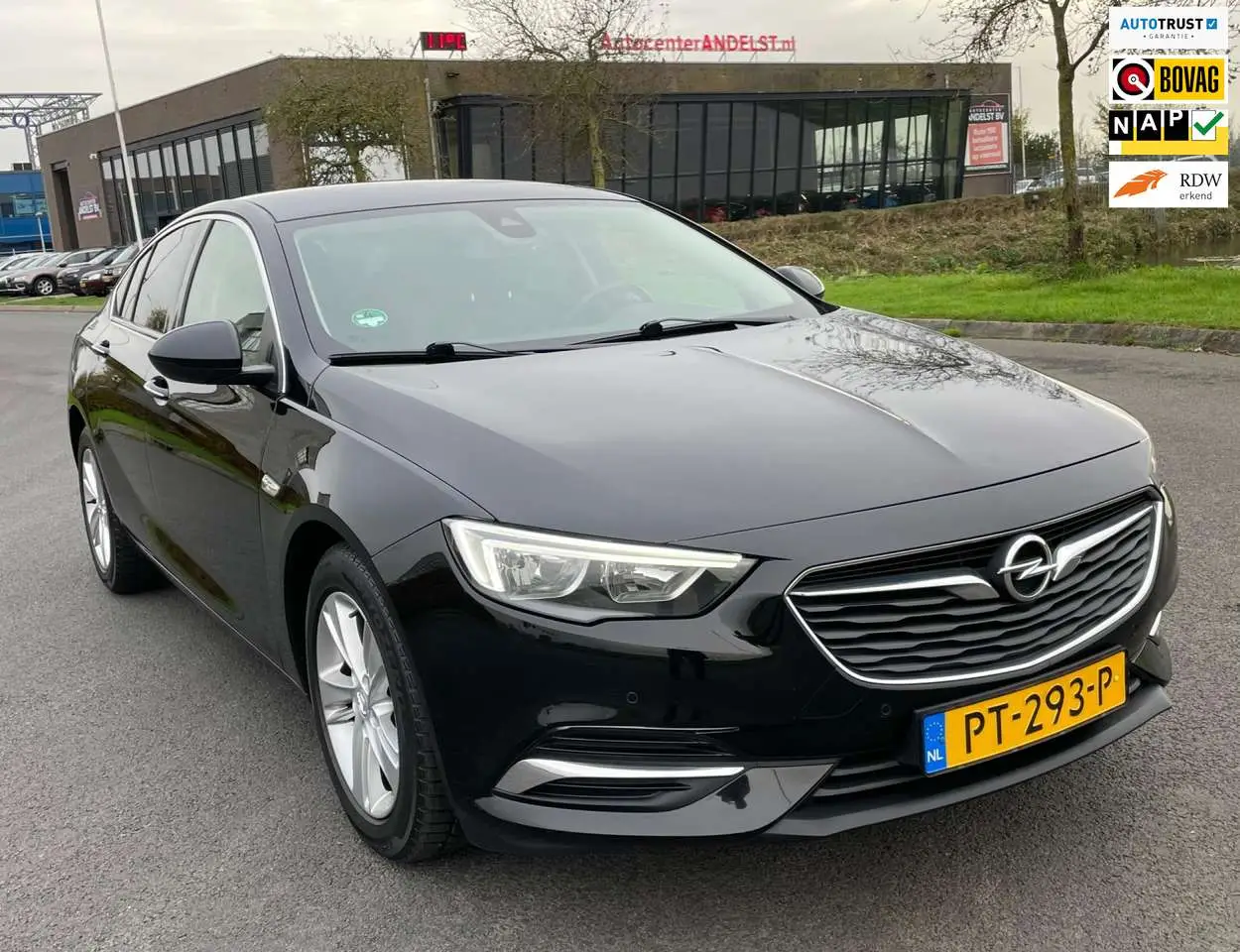 Photo 1 : Opel Insignia 2017 Petrol