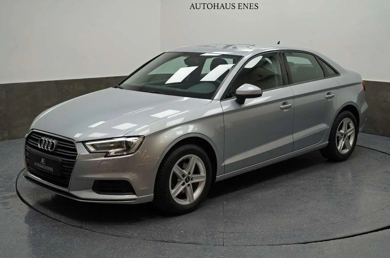 Photo 1 : Audi A3 2018 Petrol