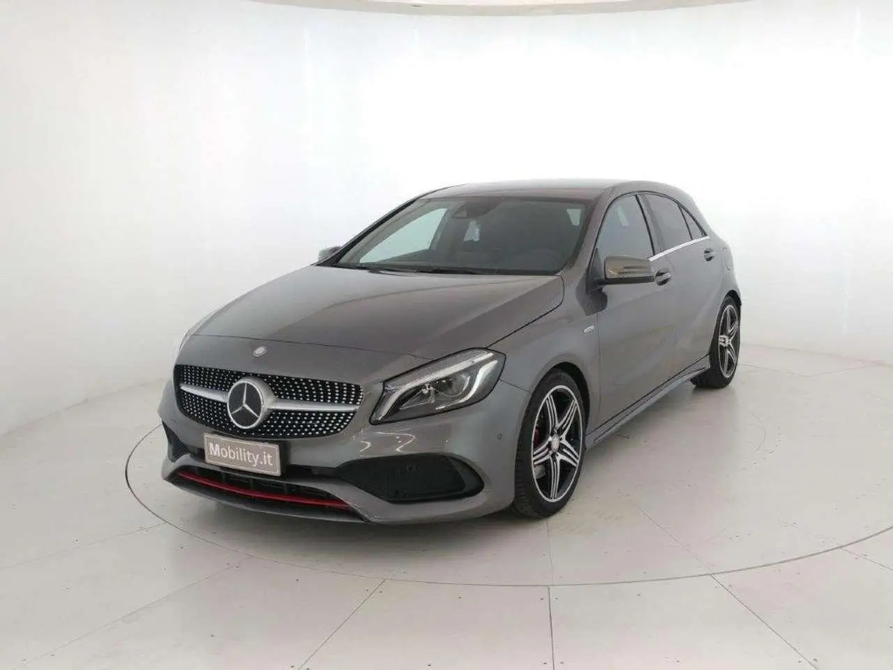 Photo 1 : Mercedes-benz Classe A 2015 Essence