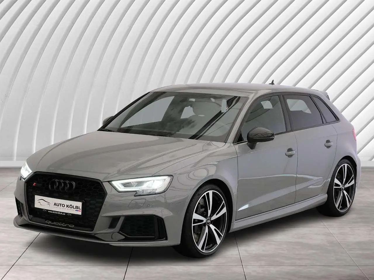 Photo 1 : Audi Rs3 2019 Essence