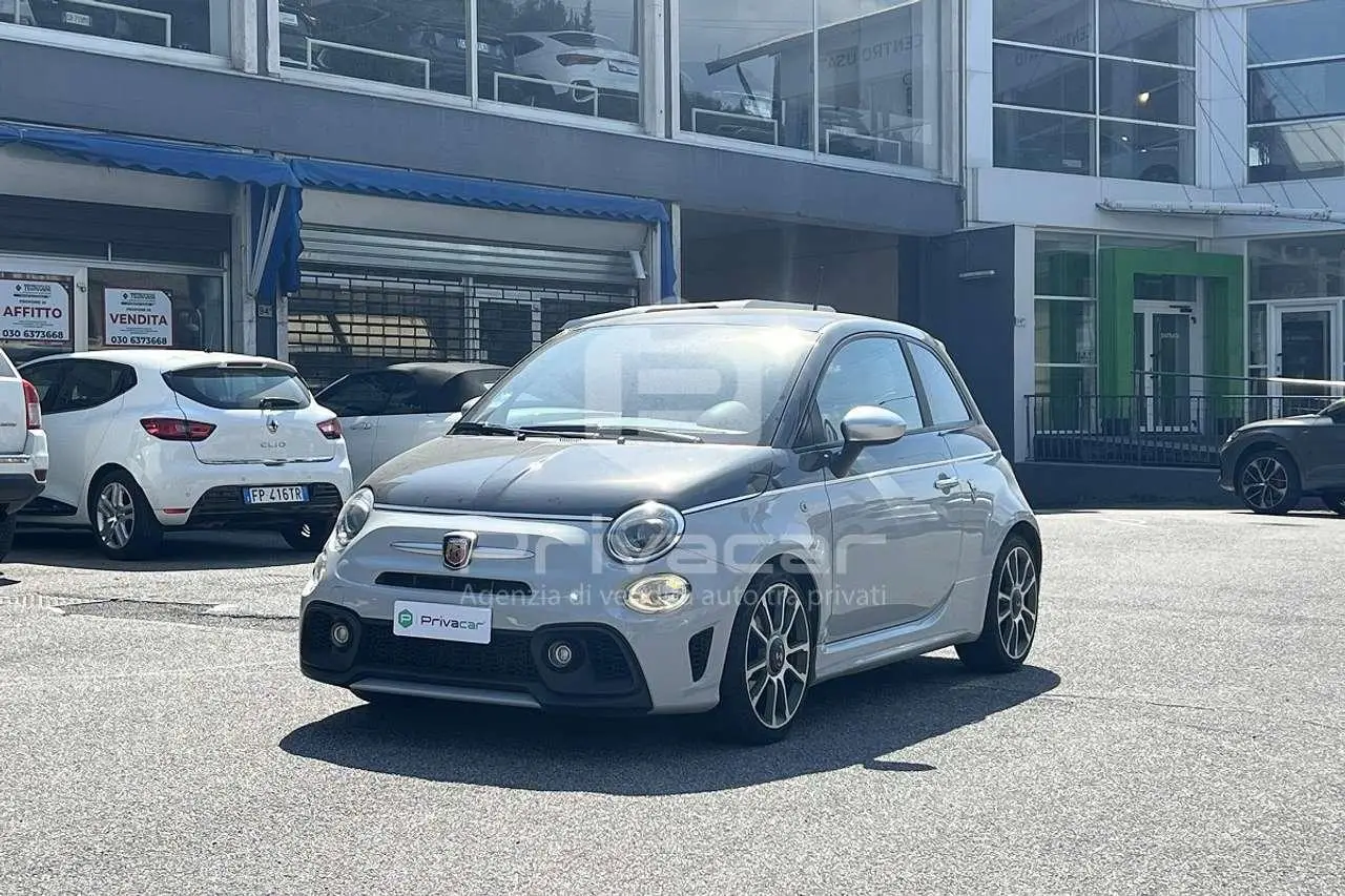 Photo 1 : Abarth 595 2018 Petrol