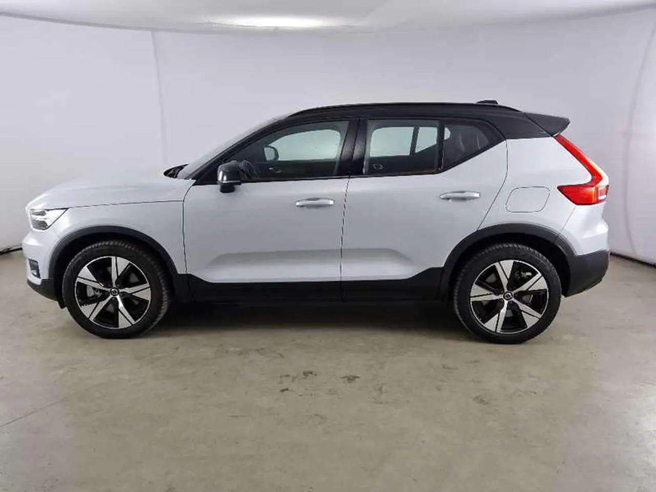 Photo 1 : Volvo Xc40 2021 Electric