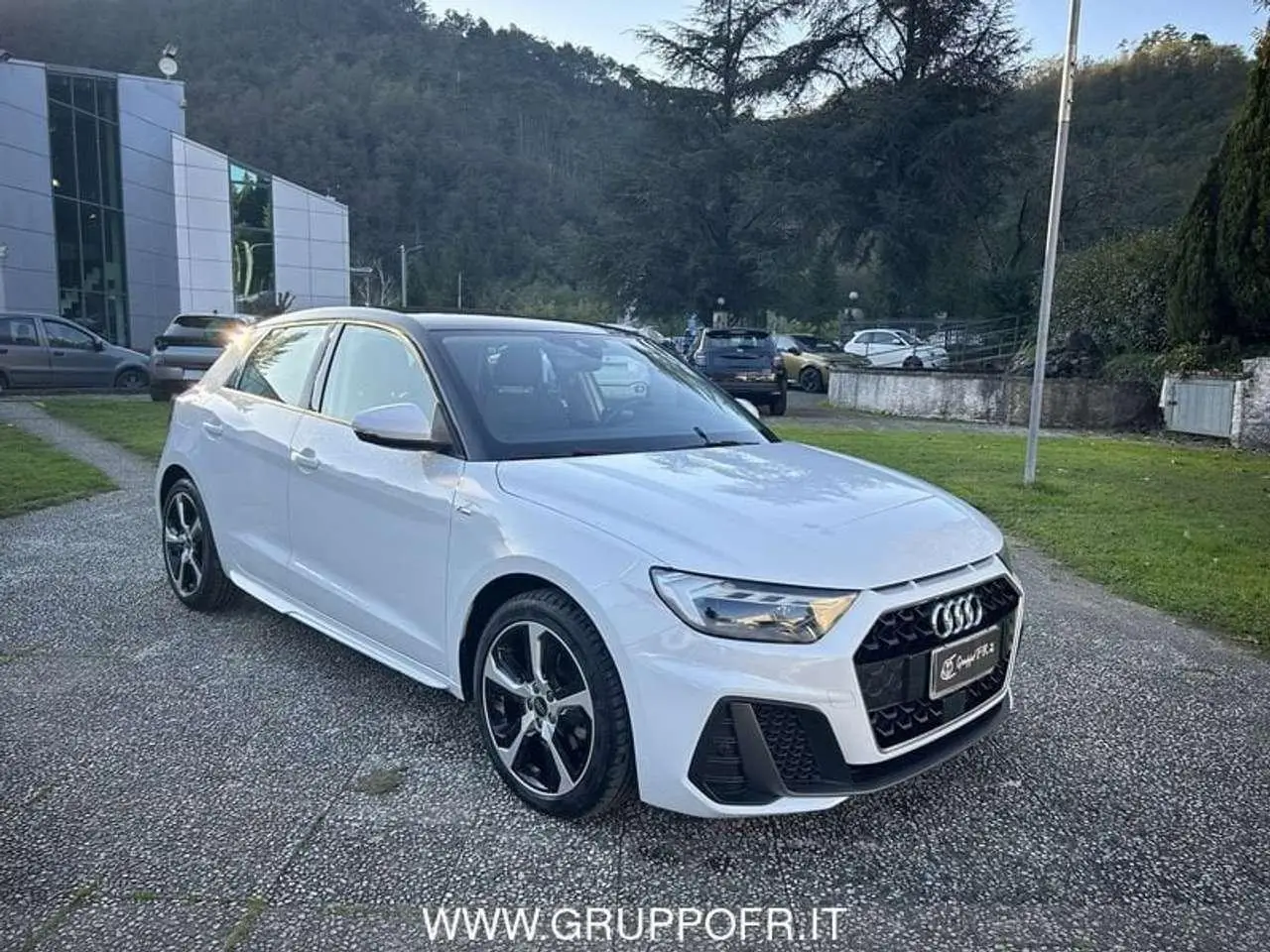 Photo 1 : Audi A1 2024 Petrol