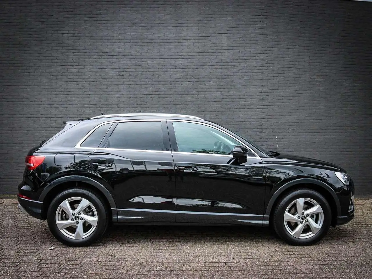 Photo 1 : Audi Q3 2022 Petrol