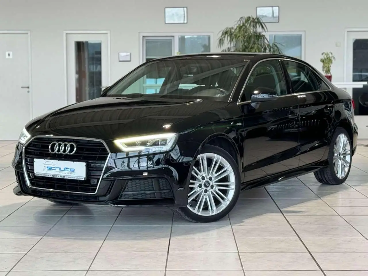 Photo 1 : Audi A3 2017 Petrol