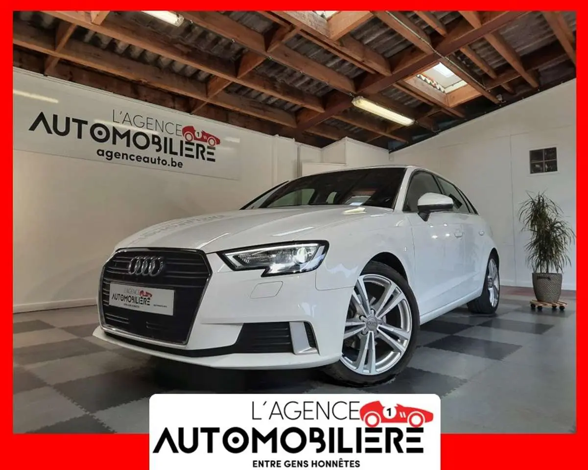 Photo 1 : Audi A3 2019 Petrol