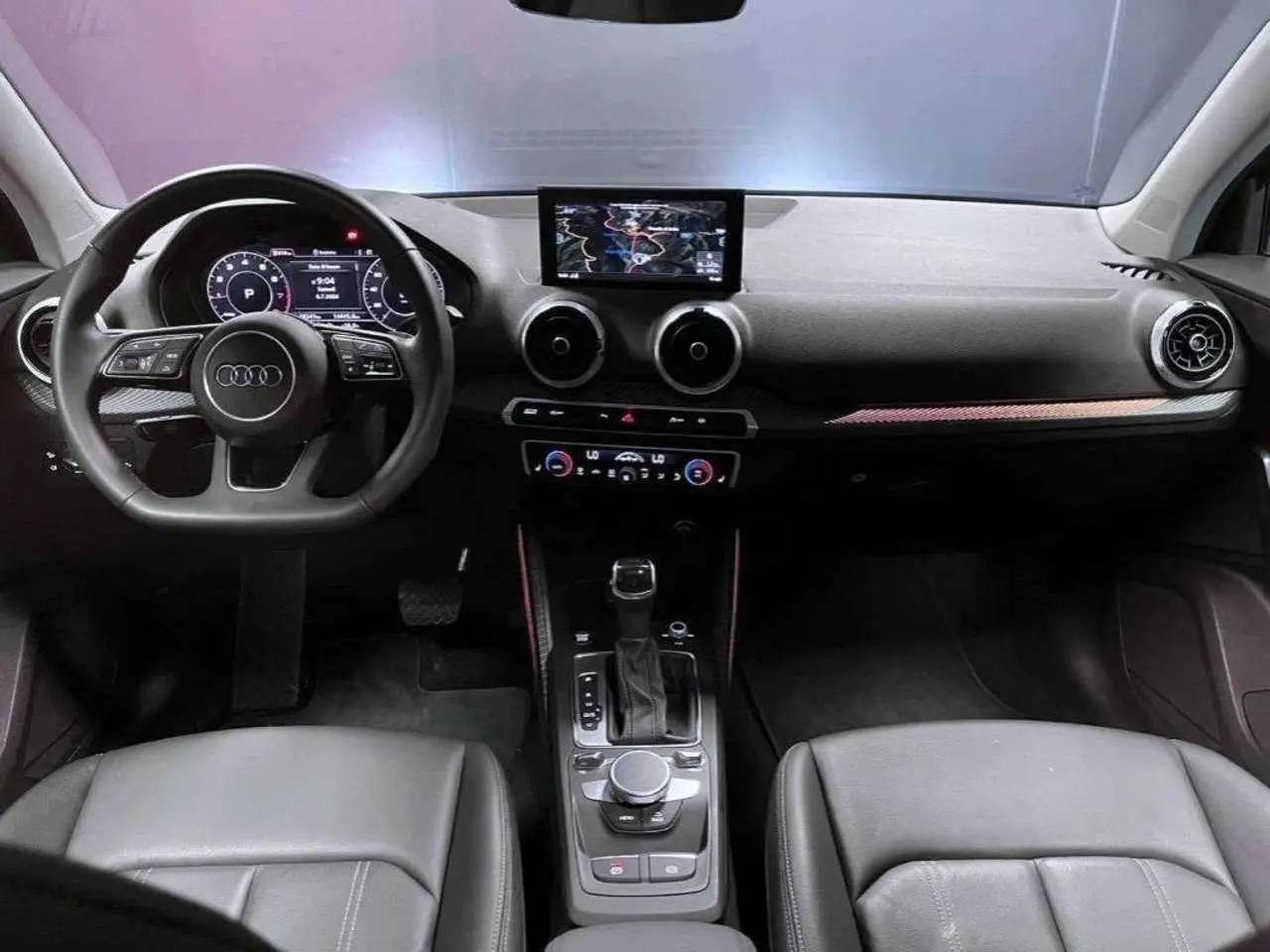 Photo 1 : Audi Q2 2023 Petrol