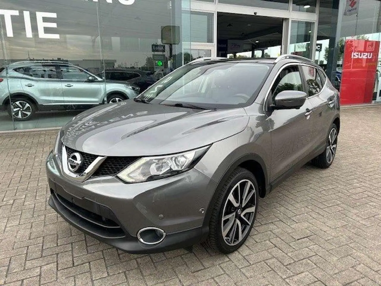 Photo 1 : Nissan Qashqai 2016 Petrol