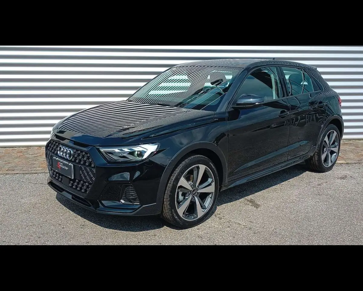 Photo 1 : Audi A1 2024 Petrol