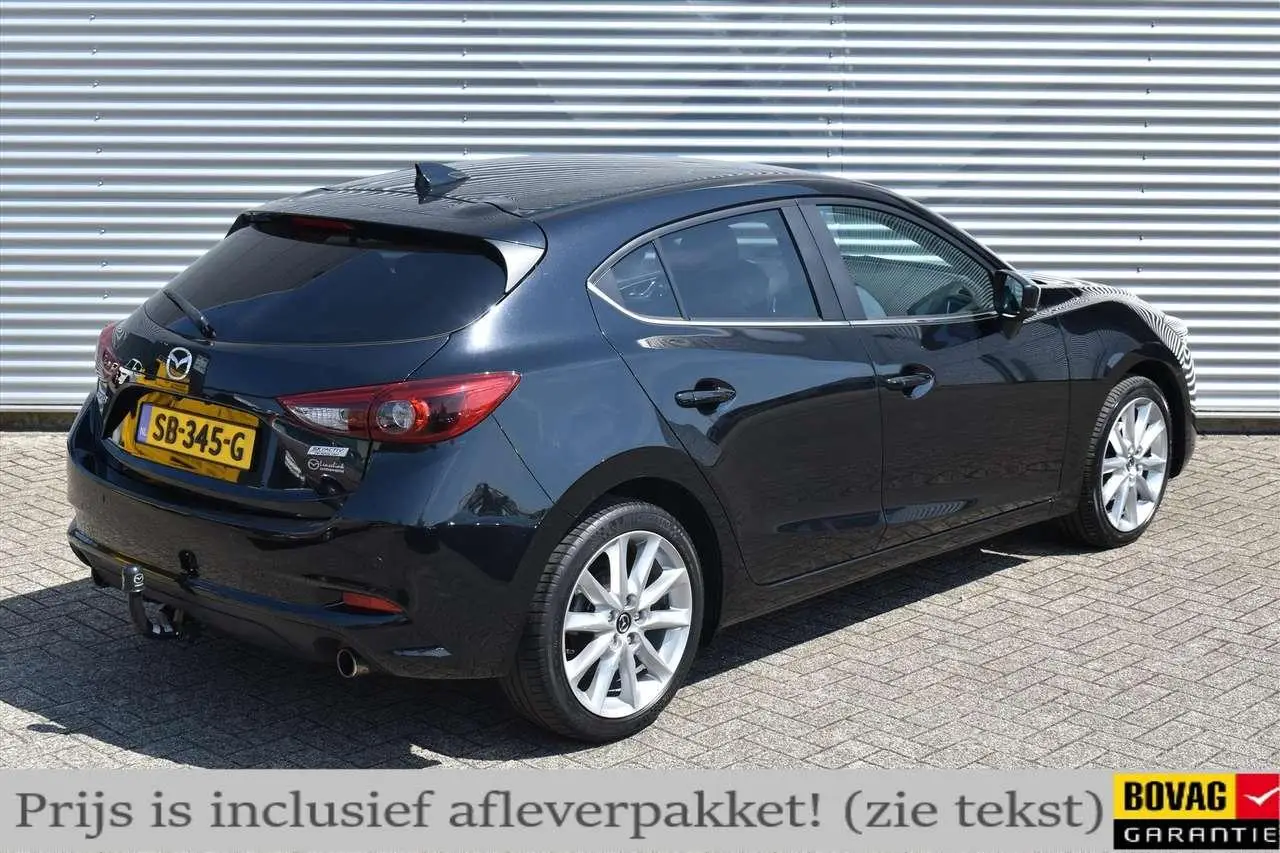 Photo 1 : Mazda 3 2018 Petrol