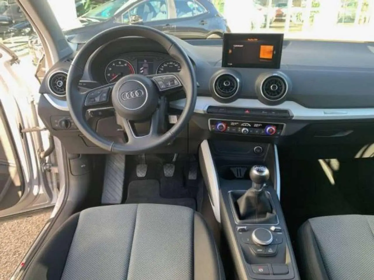 Photo 1 : Audi Q2 2020 Petrol