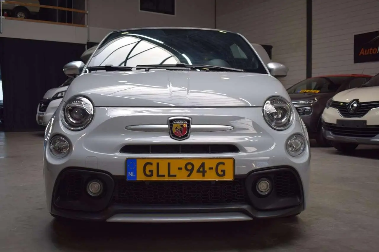 Photo 1 : Abarth 595 2021 Essence