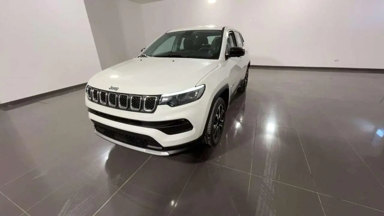 Photo 1 : Jeep Compass 2024 Hybrid