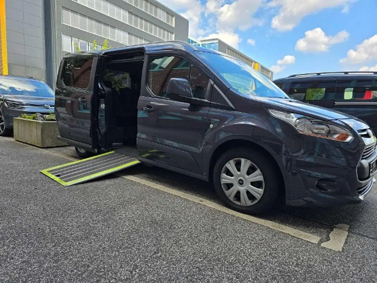 Photo 1 : Ford Grand Tourneo 2015 Essence