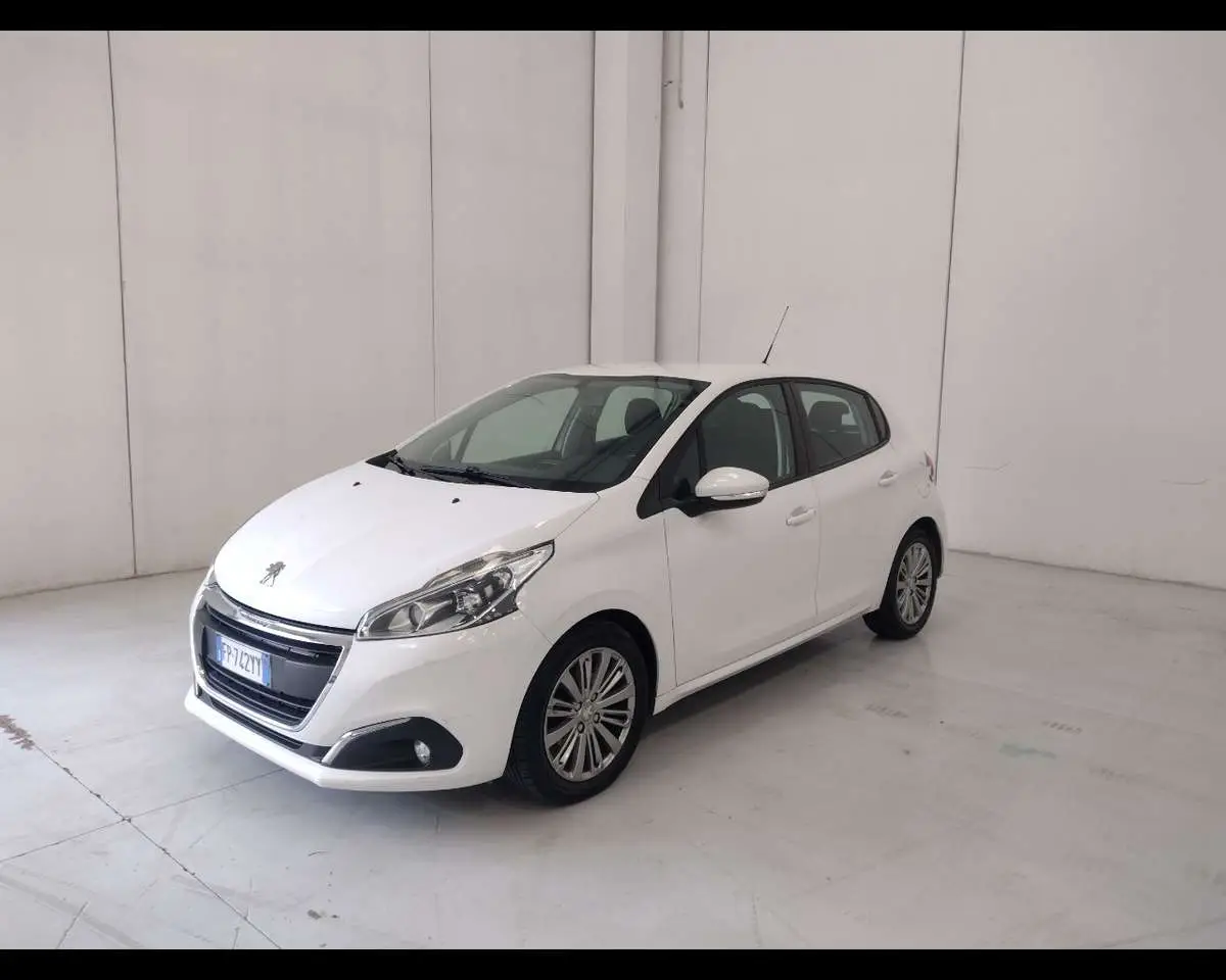 Photo 1 : Peugeot 208 2018 Diesel