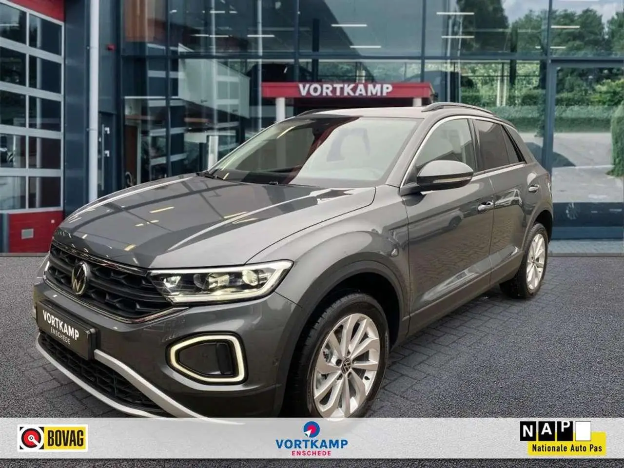 Photo 1 : Volkswagen T-roc 2024 Essence