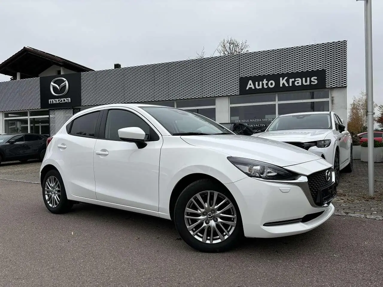 Photo 1 : Mazda 2 2020 Petrol