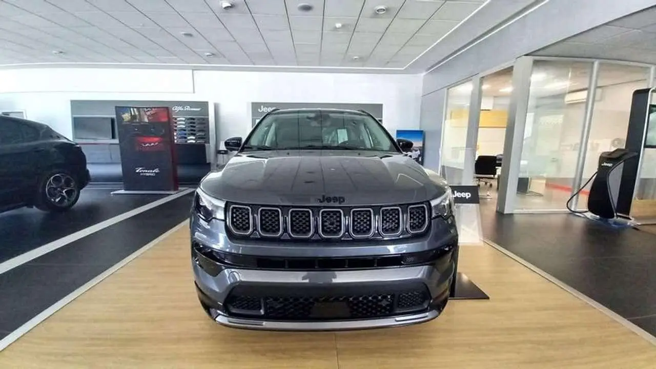 Photo 1 : Jeep Compass 2024 Hybrid