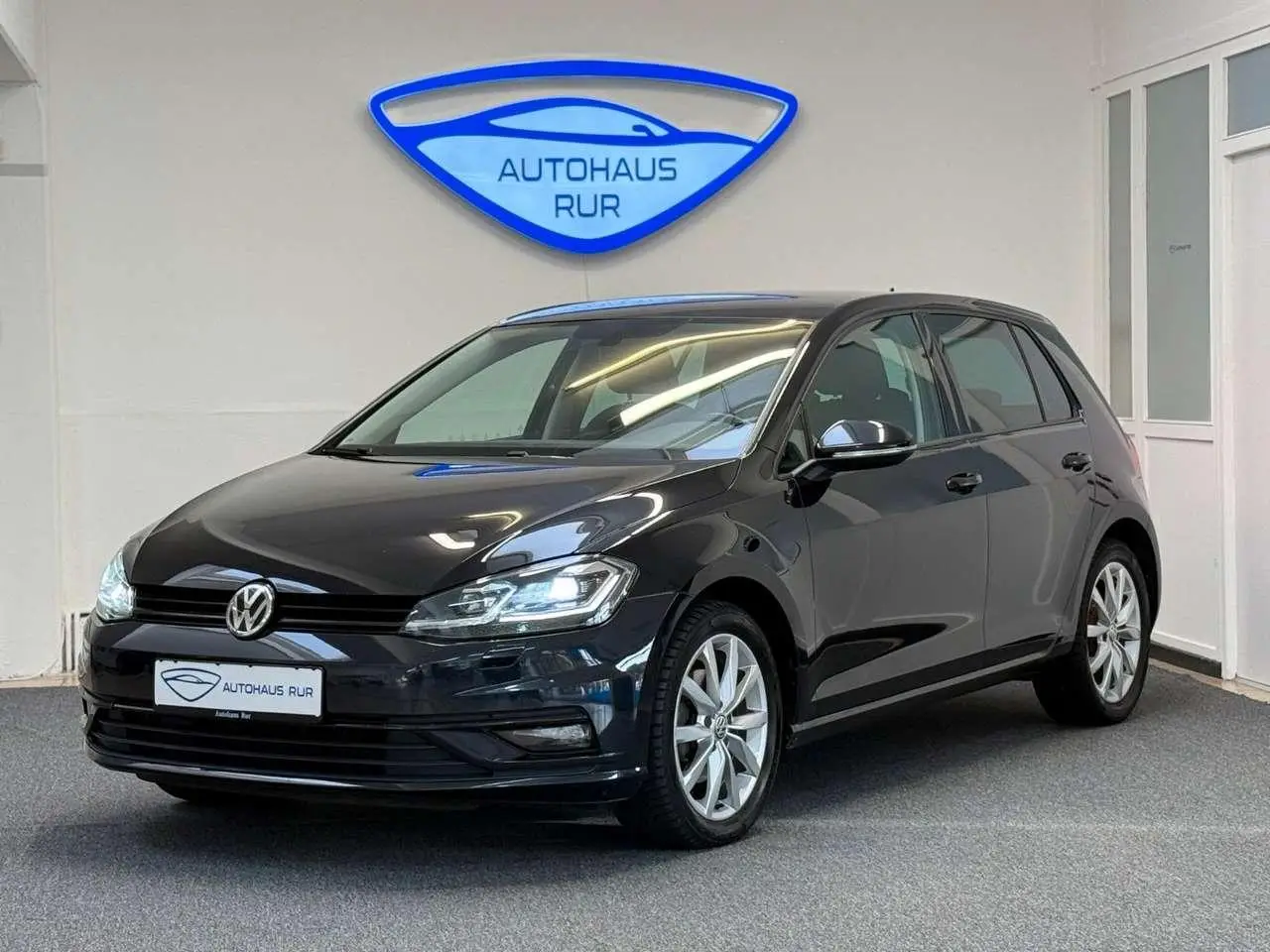 Photo 1 : Volkswagen Golf 2017 Petrol