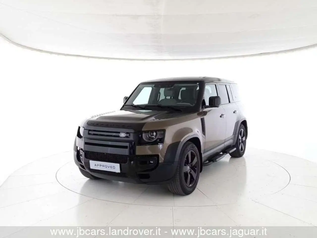 Photo 1 : Land Rover Defender 2021 Hybrid