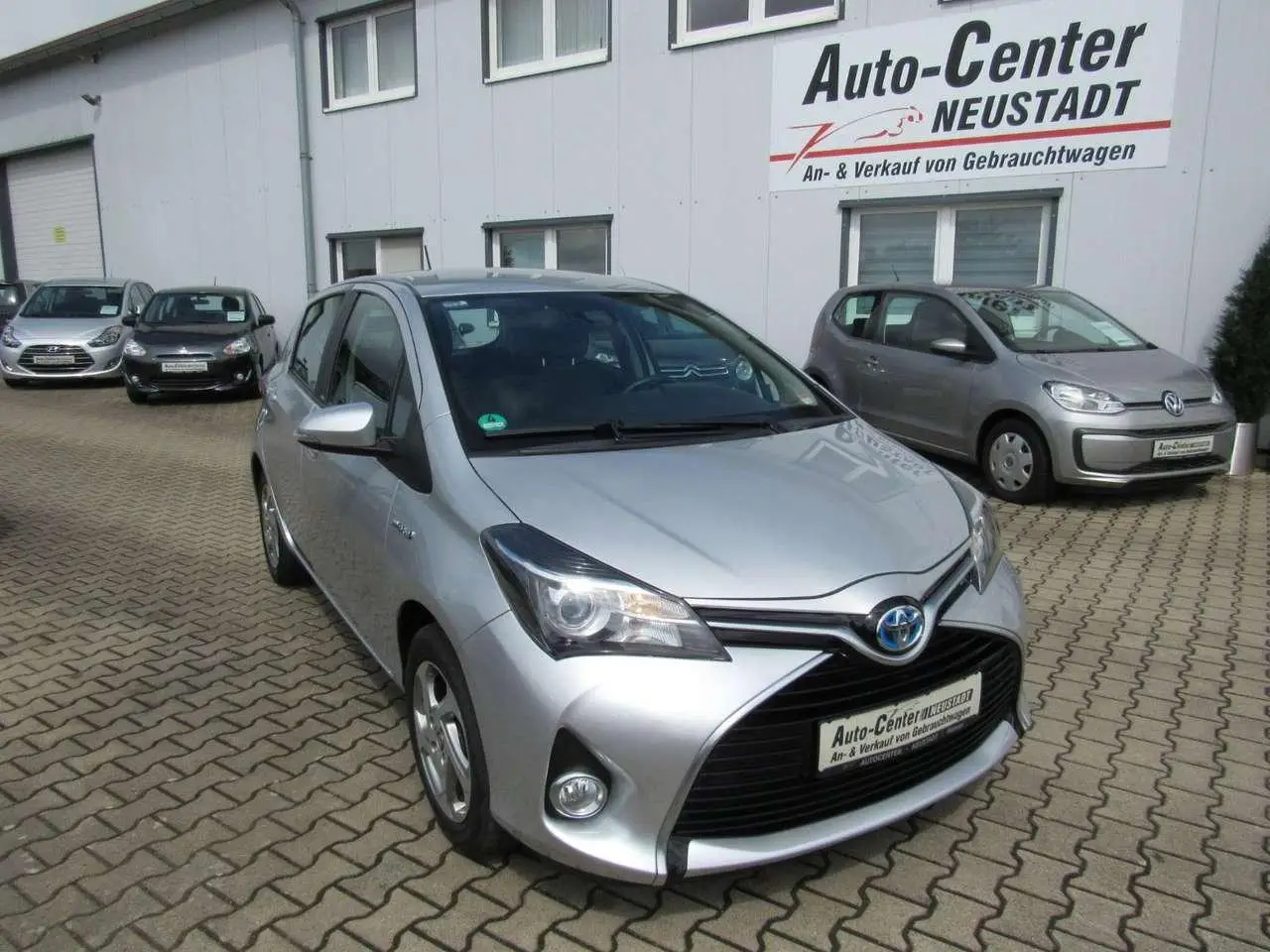 Photo 1 : Toyota Yaris 2016 Hybride