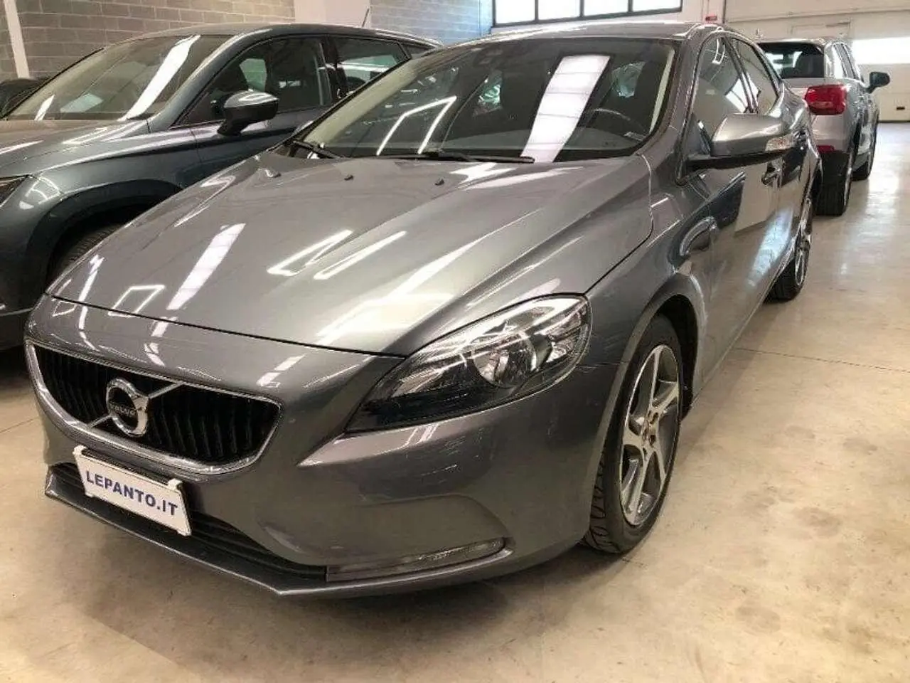 Photo 1 : Volvo V40 2017 Diesel