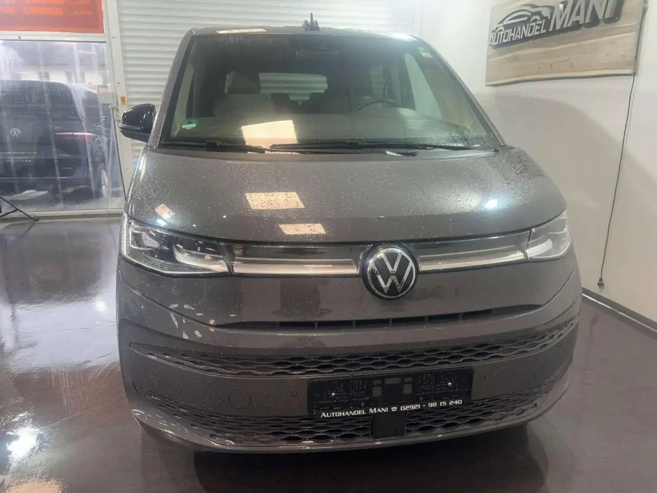 Photo 1 : Volkswagen T7 2023 Hybrid