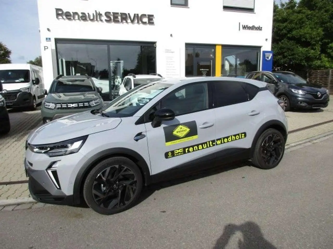 Photo 1 : Renault Captur 2024 Essence