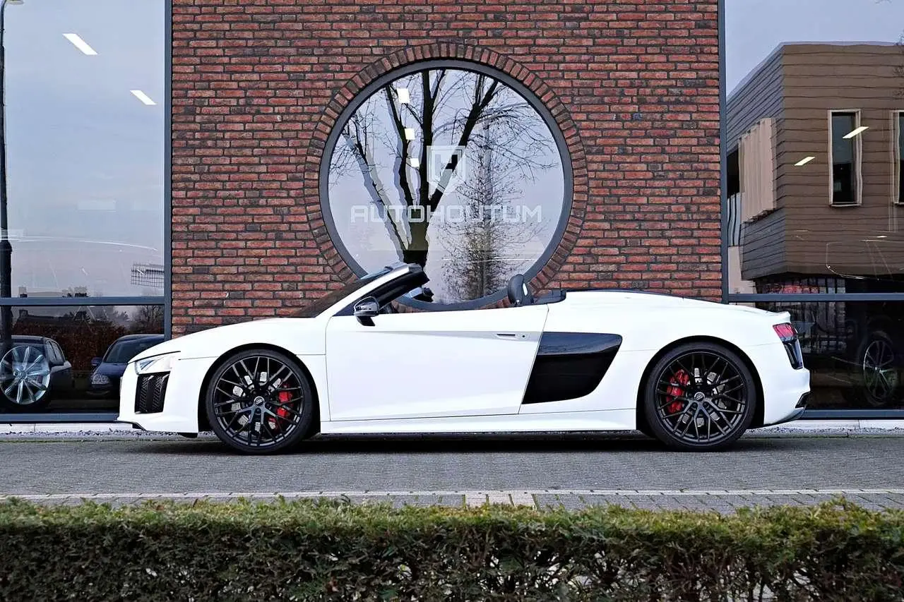 Photo 1 : Audi R8 2017 Essence