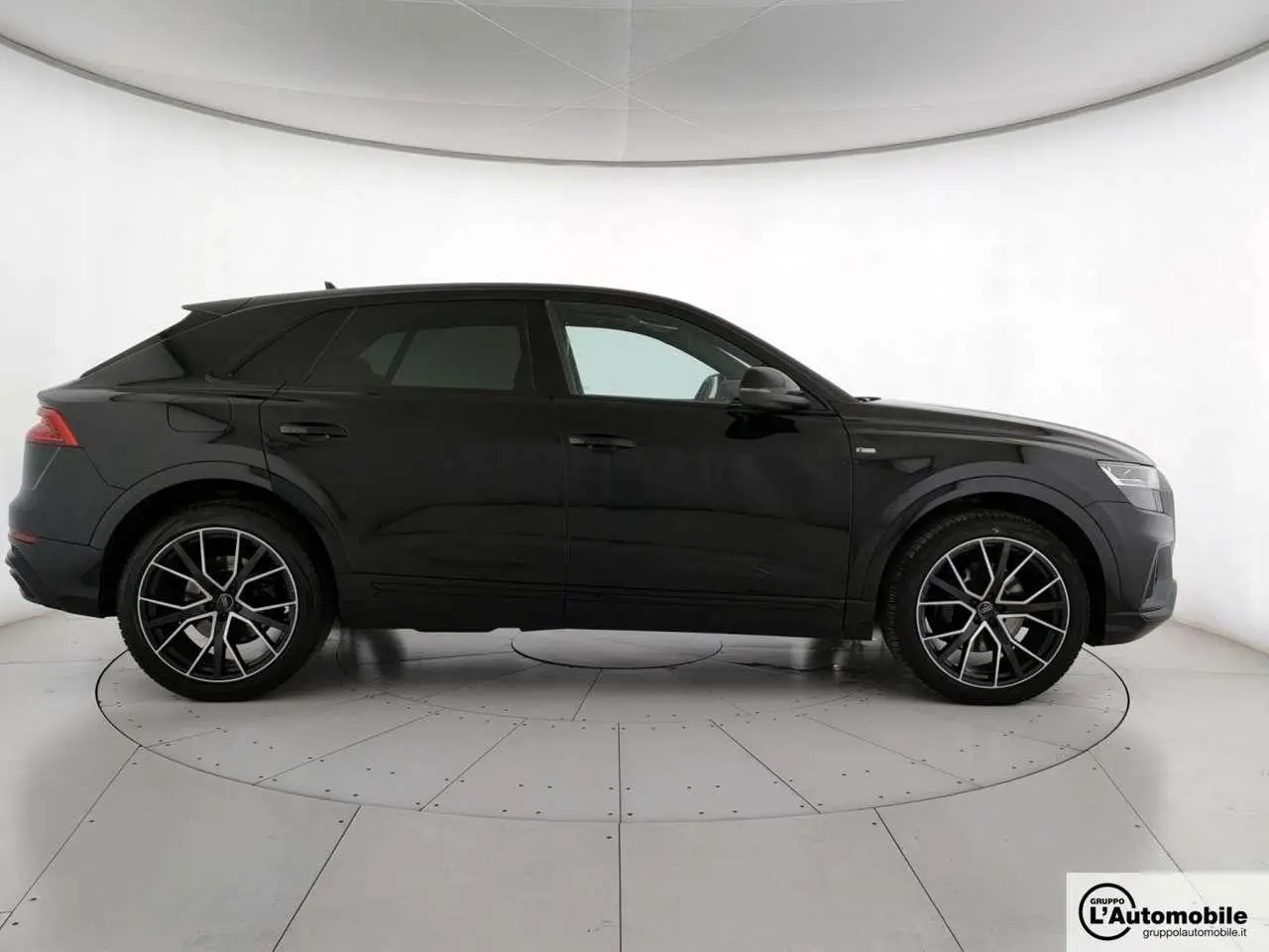 Photo 1 : Audi Q8 2020 Hybride