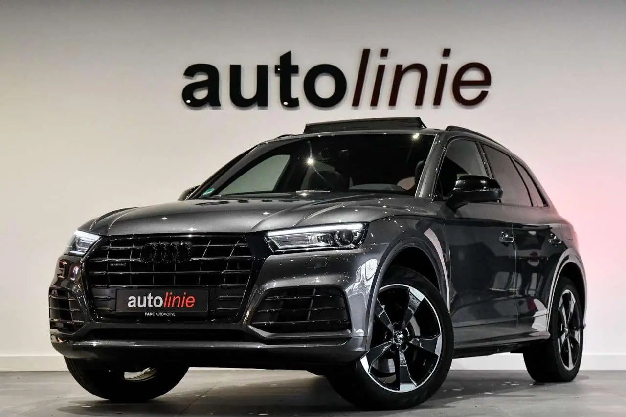 Photo 1 : Audi Q5 2020 Hybrid